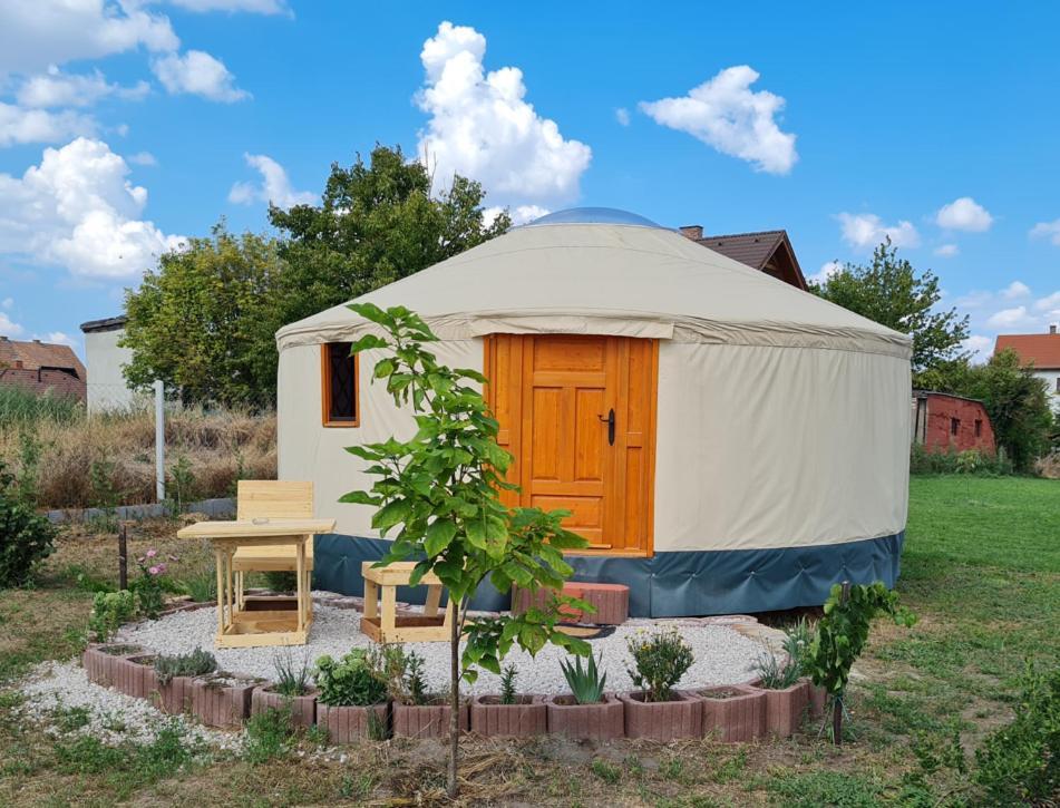 Jurtafarm Rackeve - A Nomad Luxus Ξενοδοχείο Εξωτερικό φωτογραφία